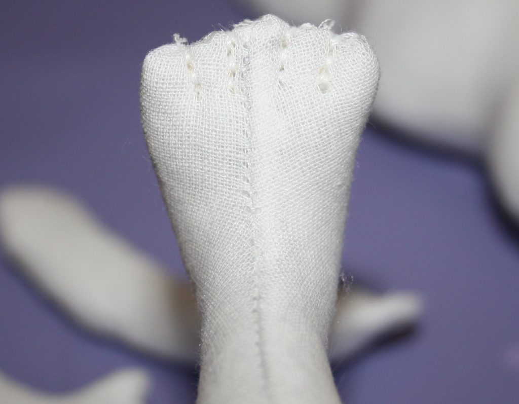 Ножка текстильной куклы